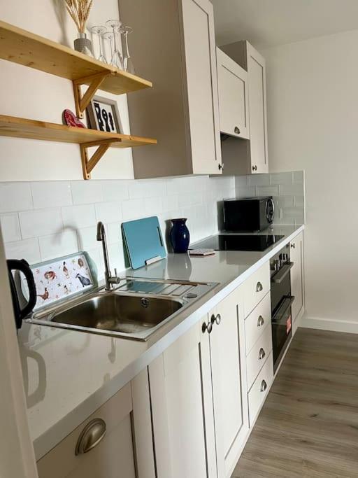 Beach Front Apartment Пулхели Экстерьер фото