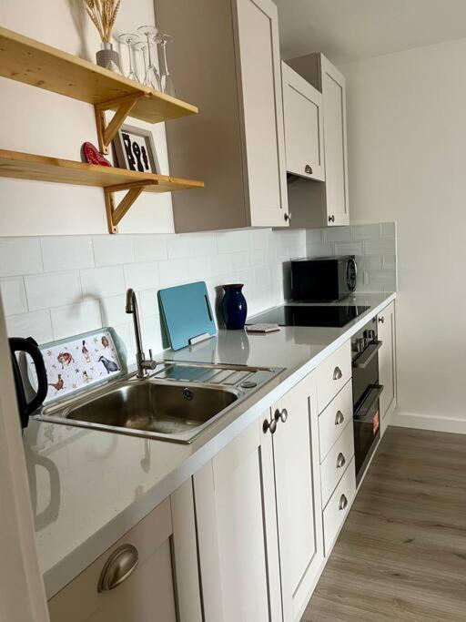 Beach Front Apartment Пулхели Экстерьер фото